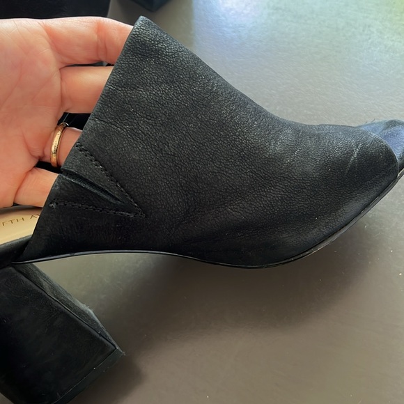 SAKS FIFTH AVE black pumps - Picture 11 of 12